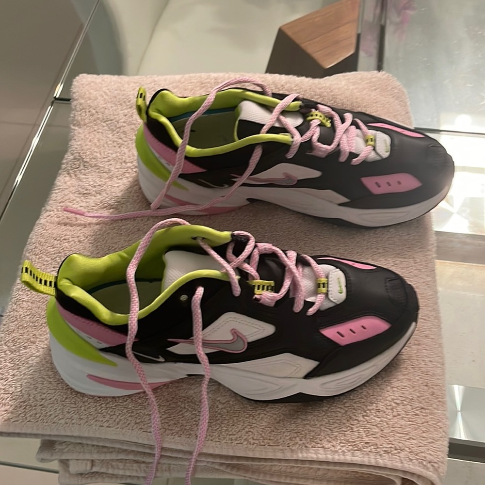 Nike M2K tekno